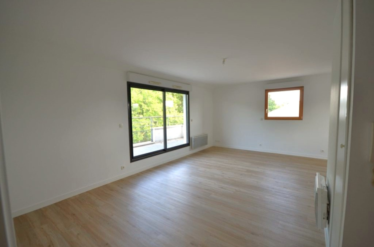 Location appartement 3 pièce(s) 71 m² - Photo 1