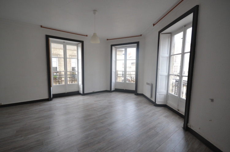 Location bureaux 38 m² - Photo 1