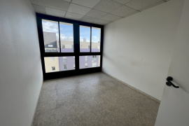 Location bureaux 73 m² - Photo 1 Location bureaux 73 m² - Photo 1